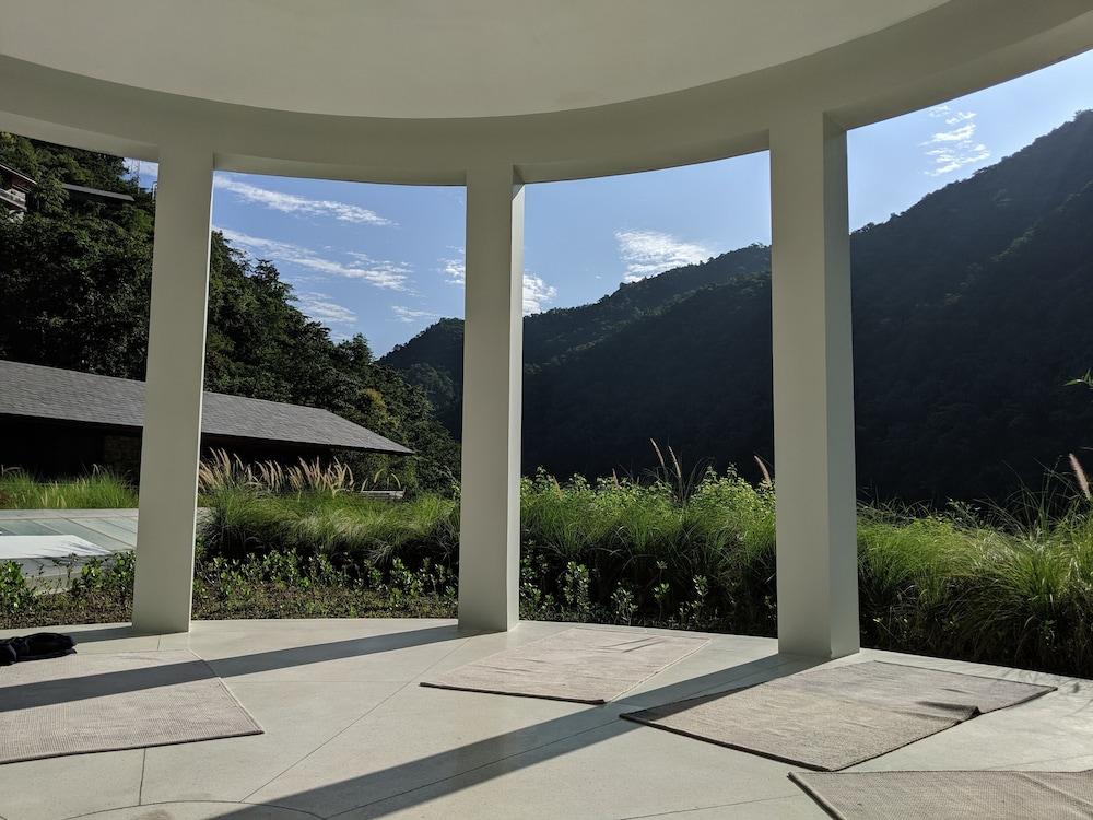 Taj Rishikesh Resort And Spa Деградун Екстер'єр фото